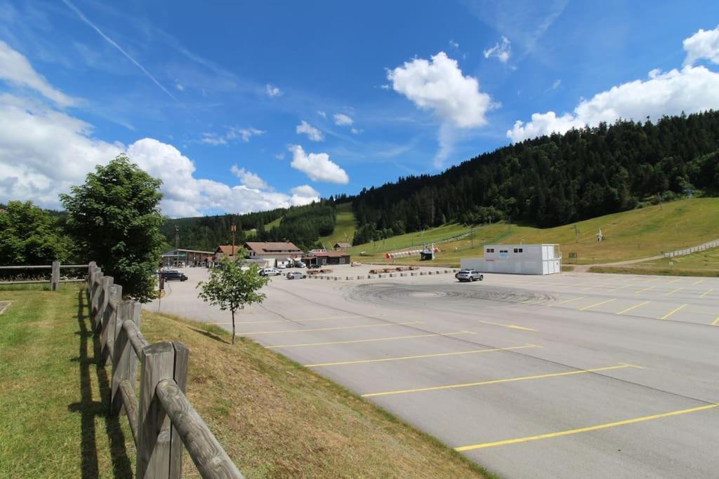 Le Petit Bonhomme De Neige Apartment Gerardmer Exterior photo